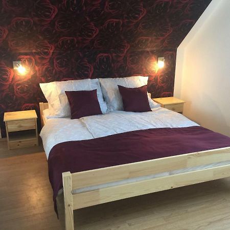Rozsavoelgy Apartman Балатонлеле Екстериор снимка