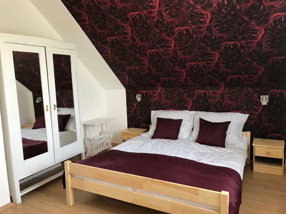 Rozsavoelgy Apartman Балатонлеле Екстериор снимка