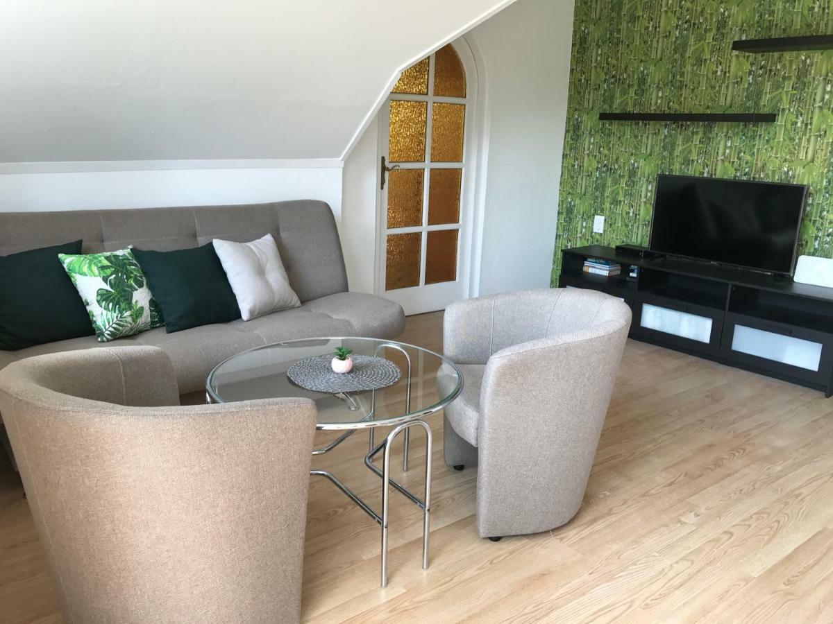 Rozsavoelgy Apartman Балатонлеле Екстериор снимка