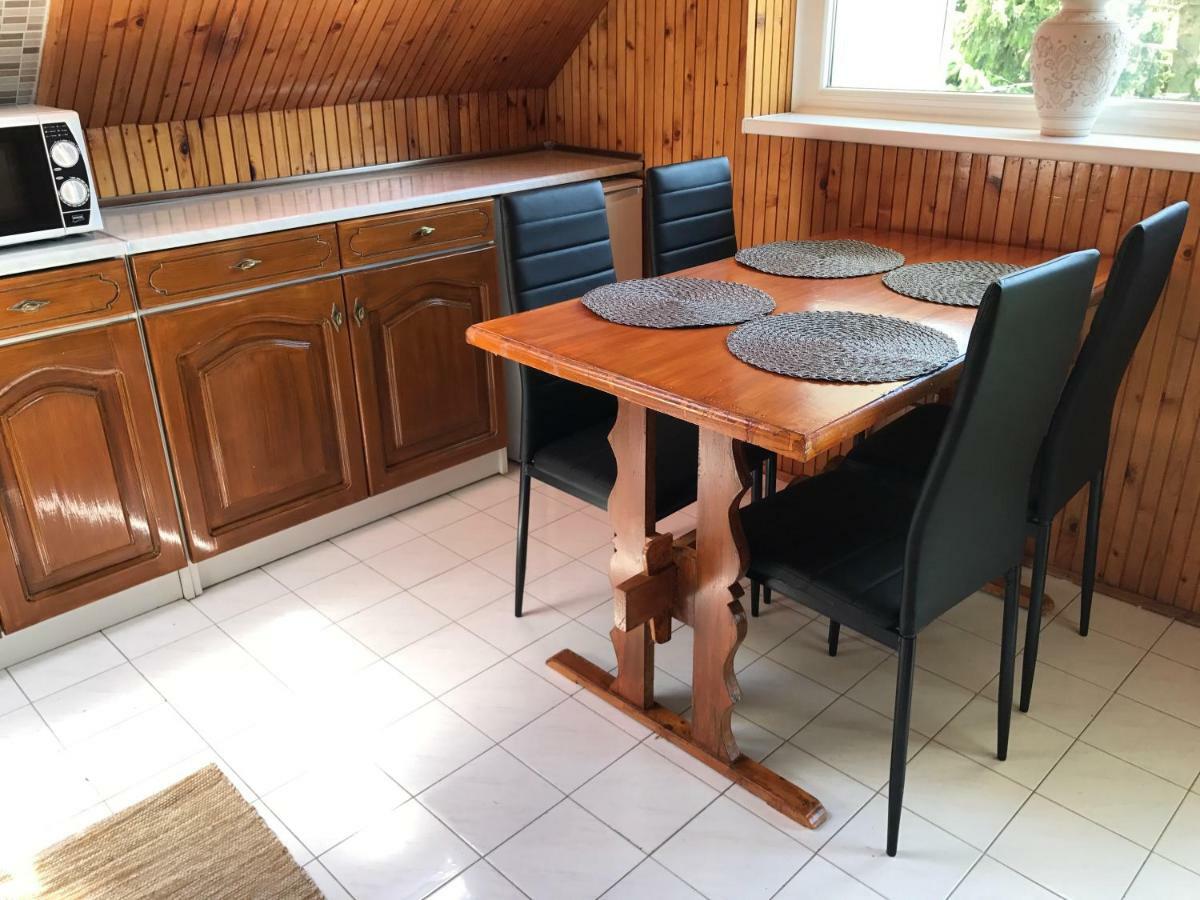 Rozsavoelgy Apartman Балатонлеле Екстериор снимка