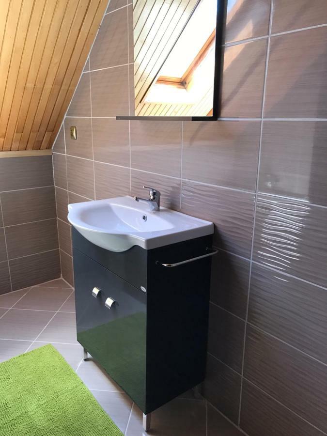 Rozsavoelgy Apartman Балатонлеле Екстериор снимка